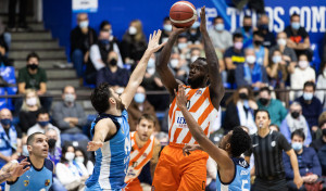 Un jugador del Básquet Coruña denuncia un mensaje racista en redes sociales