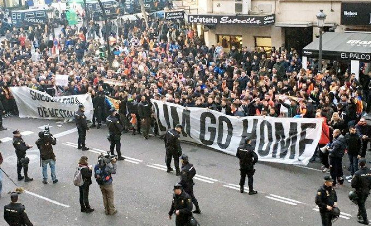 Protestas, estadio y dinero de fondo de la Liga claves en el Valencia en 2021