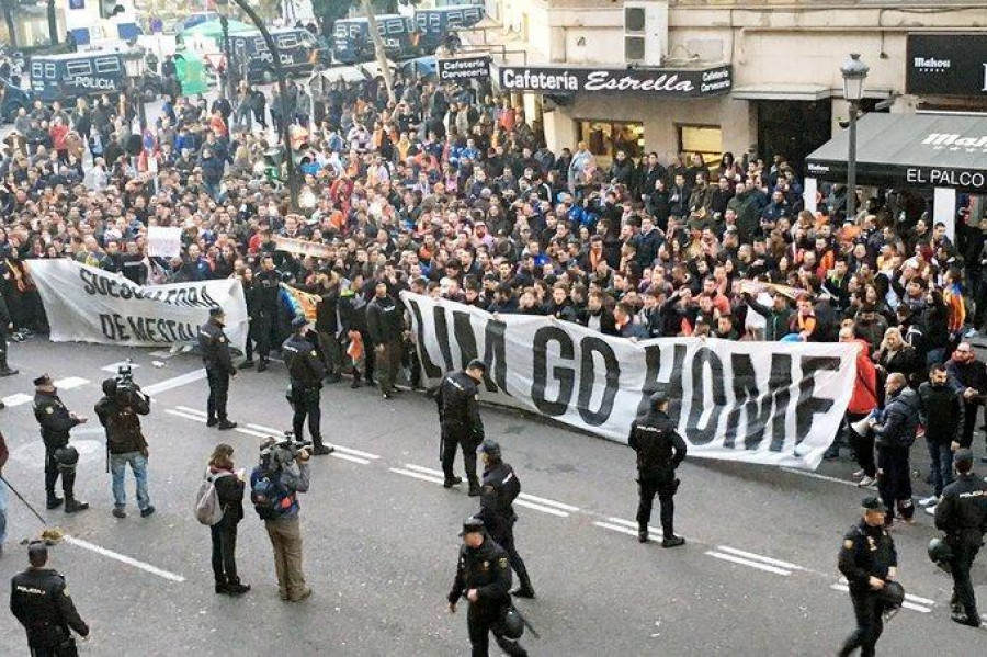 Protestas, estadio y dinero de fondo de la Liga claves en el Valencia en 2021