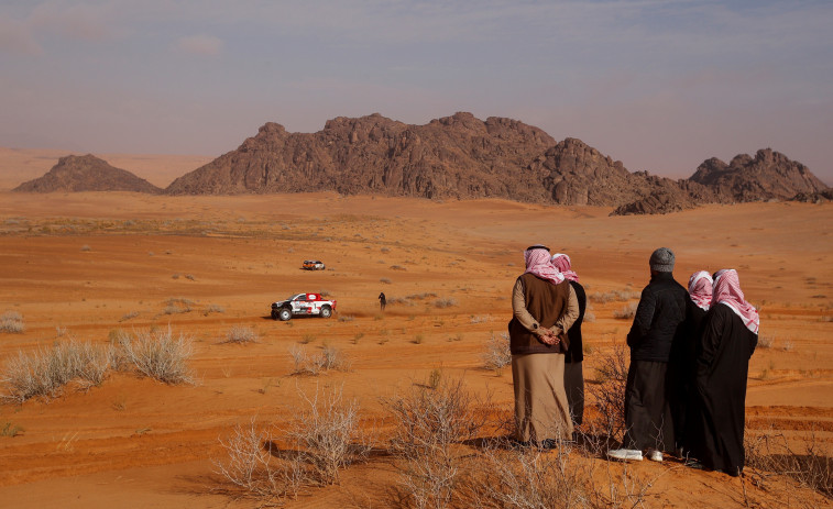 La navegación hace criba a las primeras de cambio en el Dakar y Sainz pierde más de dos horas