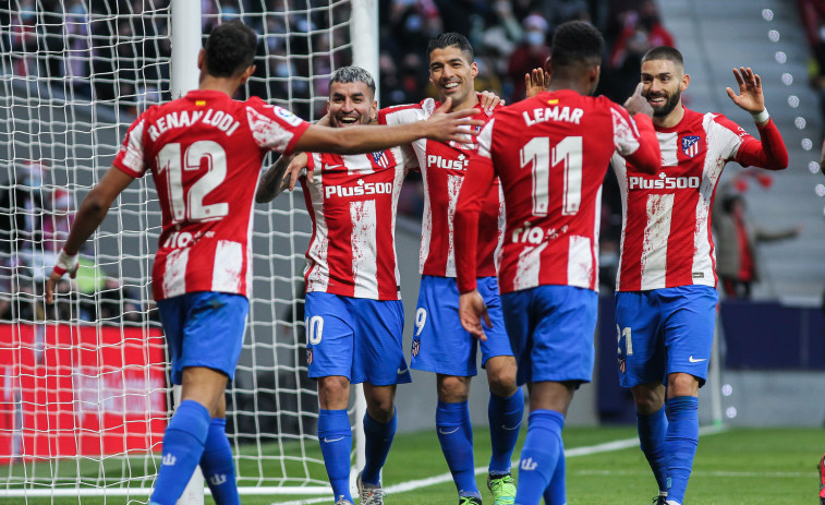 Correa devuelve al Atlético a puestos de Liga de Campeones (2-0)
