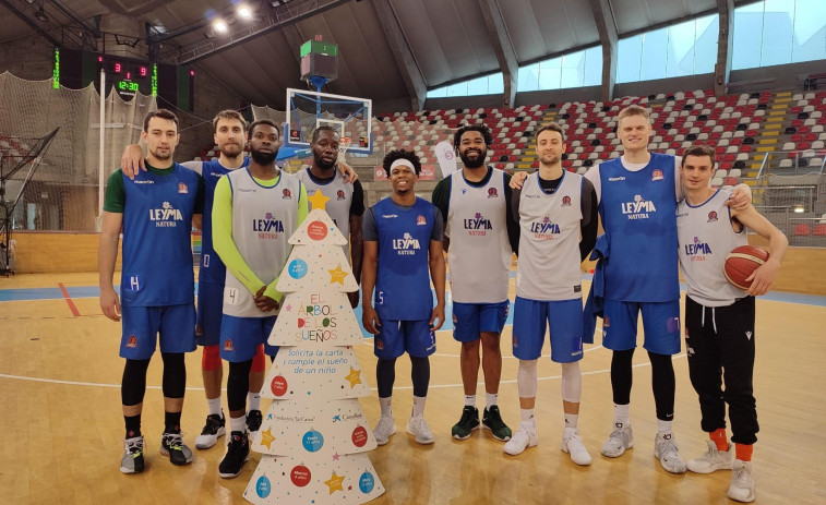 El Basquet Coruña colabora para que 500 niños tengan su juguete