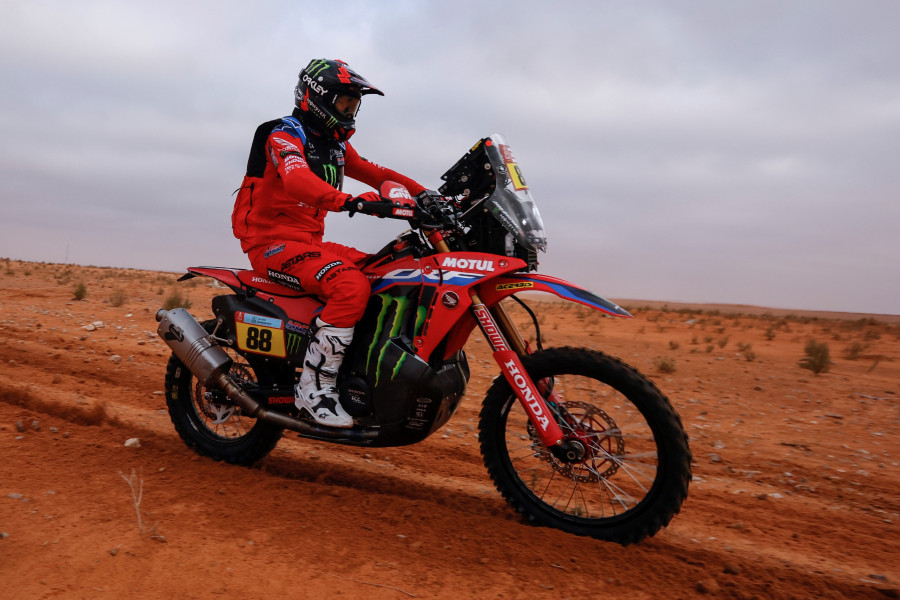 Barreda gana la cuarta etapa y se mete en la lucha por la general de motos