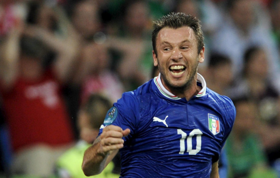 El exdelantero italiano Antonio Cassano, hospitalizado por Covid