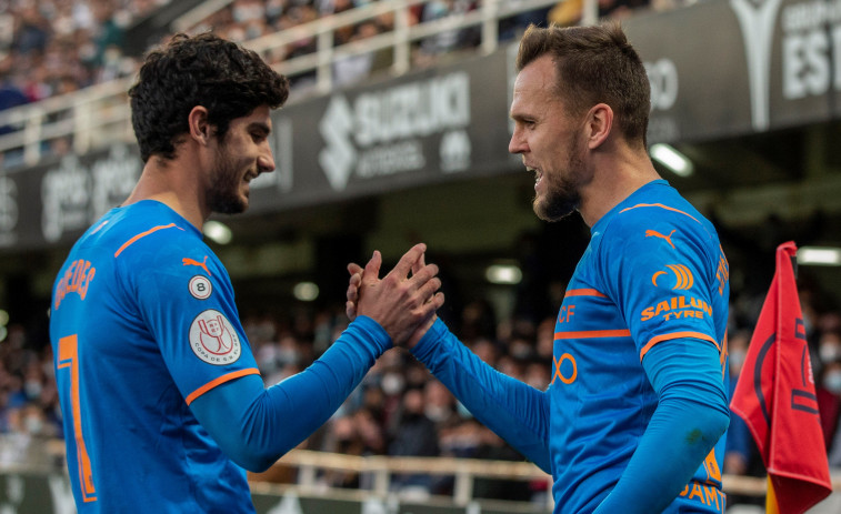 El Valencia sufre para ganar con un gol de Cheryshev en el minuto 93