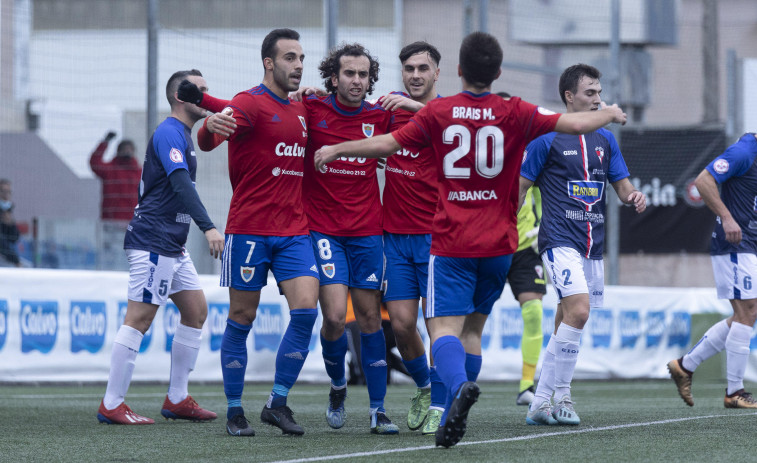 El Bergantiños recupera una buena versión para superar al Arosa