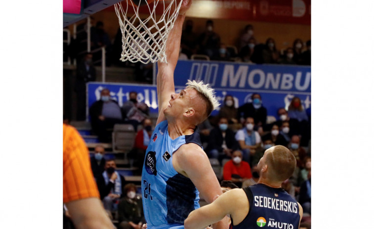 El Breogán roza una Copa que se aleja  de Vitoria (89-83)