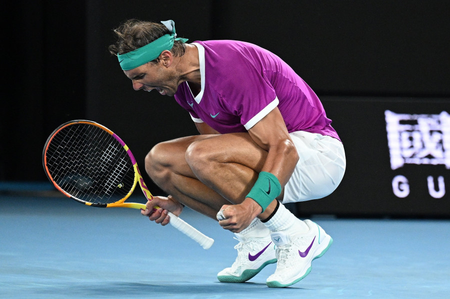 Nadal se luce a pesar de perder un set con Khachanov