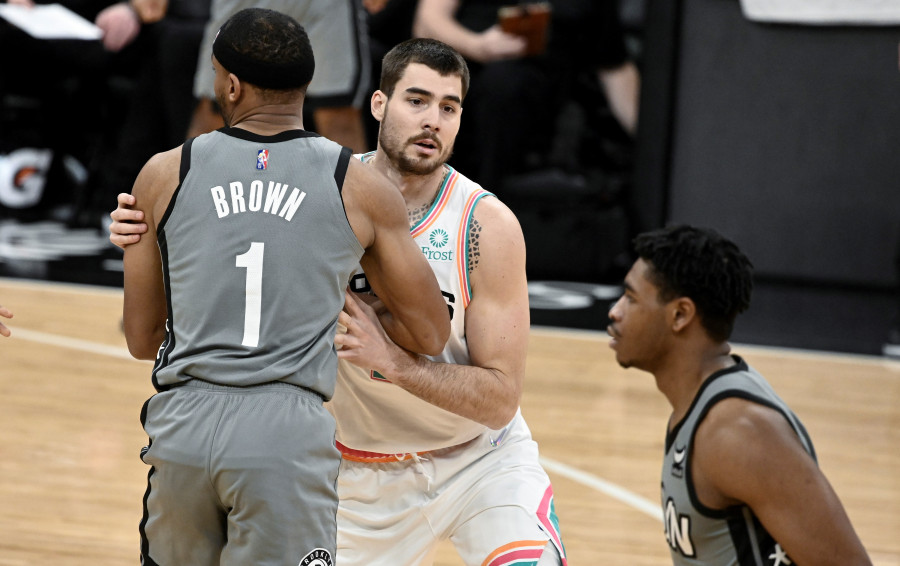 Juancho Hernangómez debuta en los Spurs con derrota ante los Nets