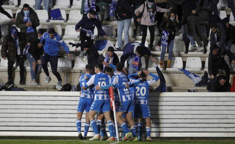 Cede la valla del campo del Zamora cuando el Dépor celebraba el gol