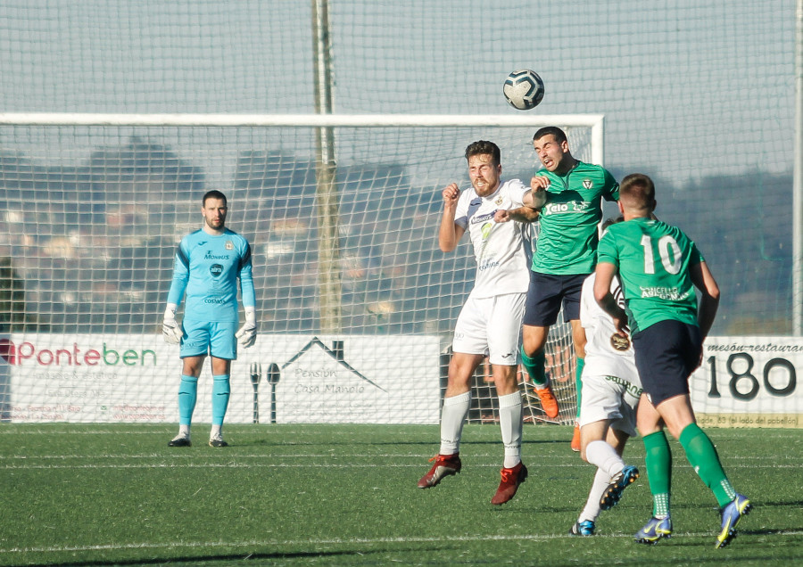 La Sarriana frena la progresión del San Tirso con goles en el primer acto