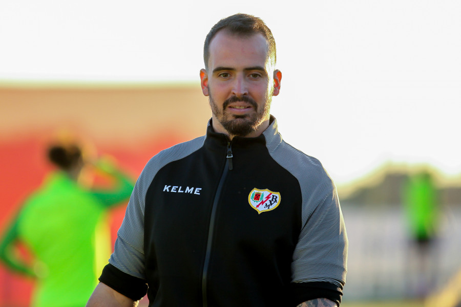 El entrenador del Rayo Femenino pide perdón y se arrepiente de su "broma machista imperdonable"