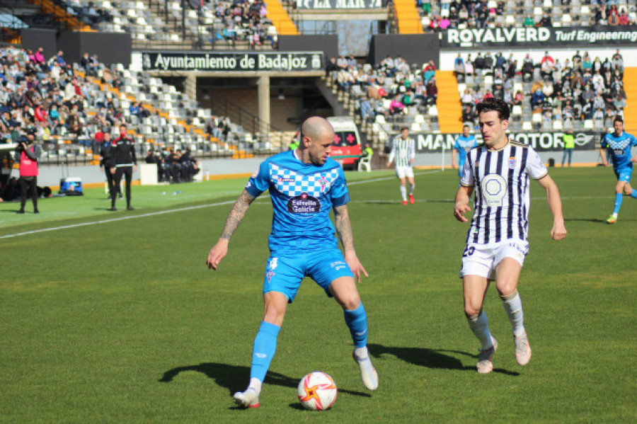 Empate en el campo del Badajoz del Racing, que no se acerca a la zona de playoff