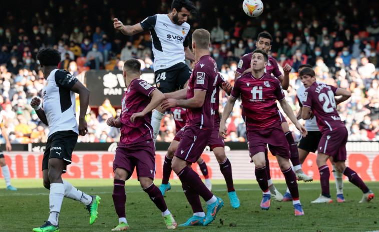 El Valencia alineó el segundo once titular más joven de su historia en Liga