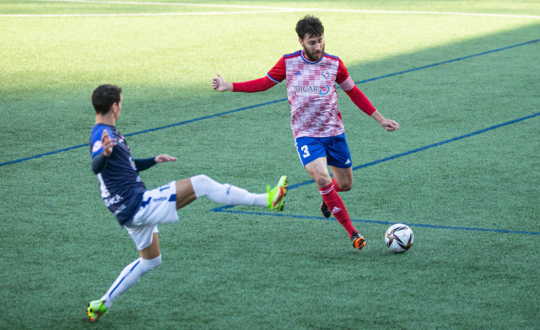 Paso atrás del Arosa con una derrota contundente ante el Llanera