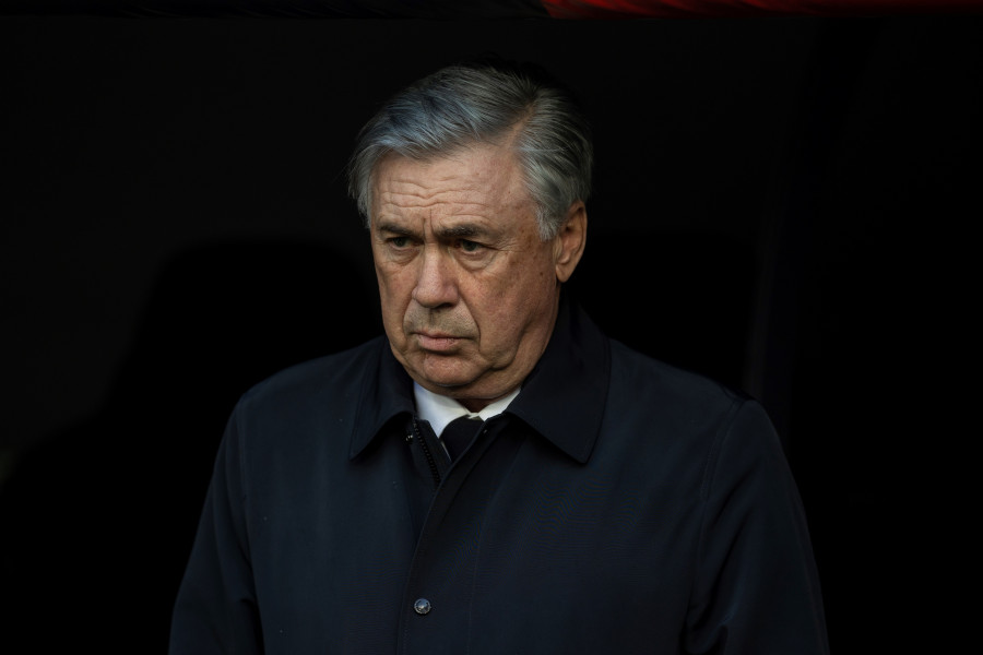 Ancelotti recibe la insignia de oro y brillantes