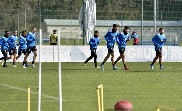 Víctor García, el único futbolista al margen del grupo en el Deportivo