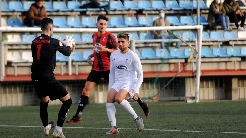 La recuperación del Silva pasa por sumar en su visita al Estradense