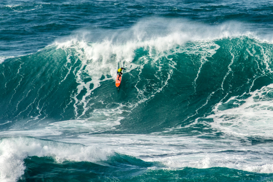 El niño prodigio de Nazaré estrena el Coruña Big Waves