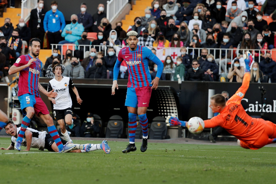 Mestalla topa con el Barça más efectivo