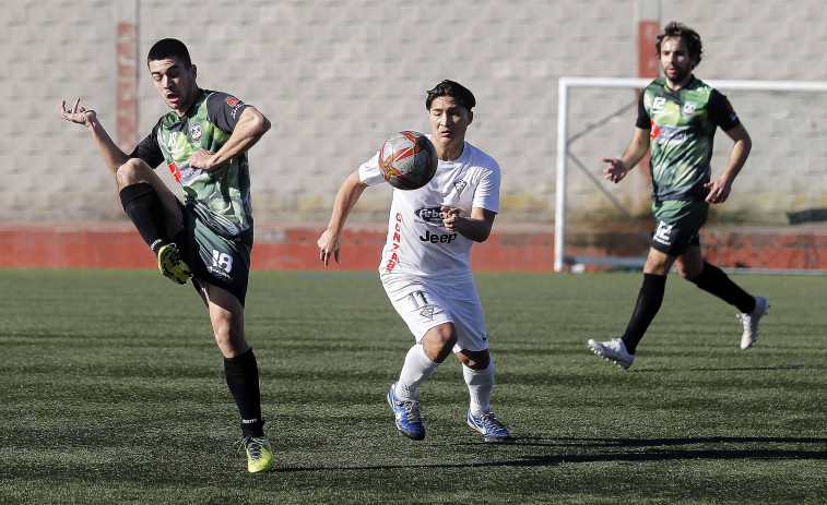 Tercera derrota seguida de un Silva que no pudo con el Estradense fuera