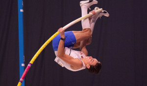 Duplantis establece un nuevo récord del mundo de pértiga con 6,19 metros