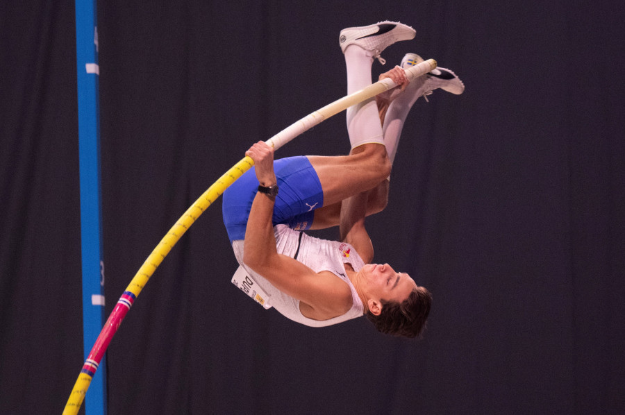 Duplantis establece un nuevo récord del mundo de pértiga con 6,19 metros