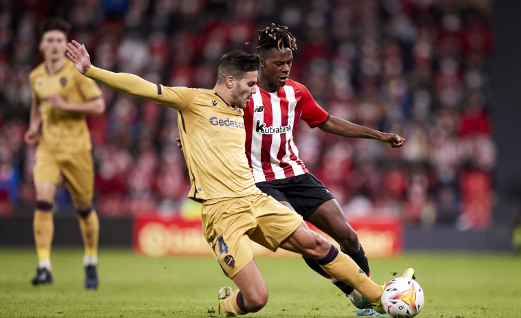 El Athletic lame sus heridas y frena la reacción del Levante