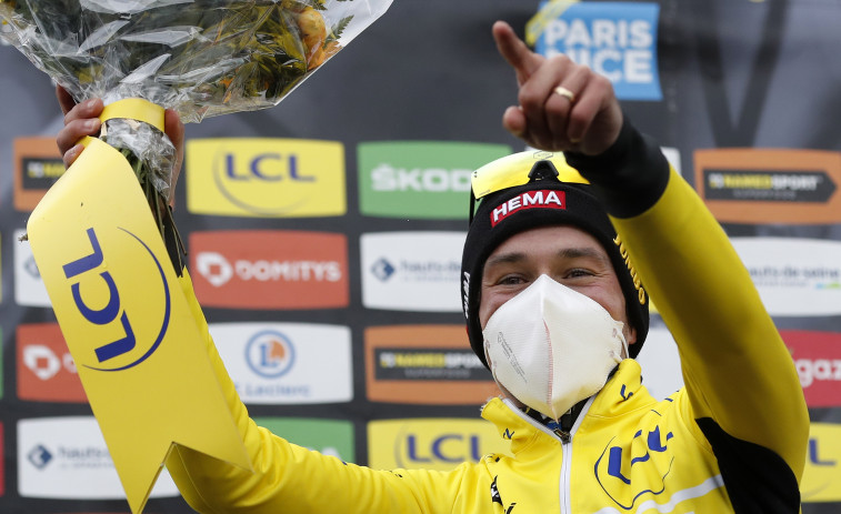 Roglic se apunta la París Niza tras resistir la emboscada de Simon Yates