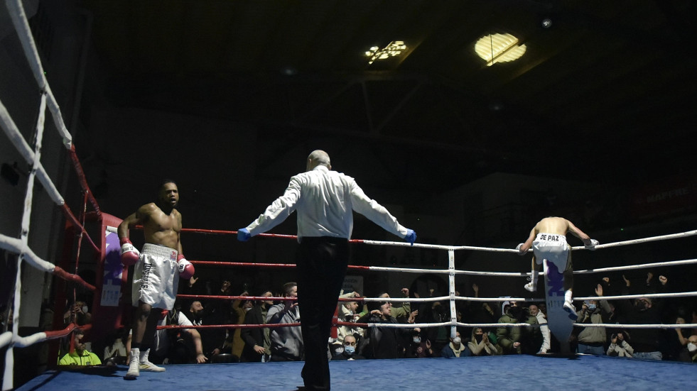 Olmo de Paz debuta con victoria en el boxeo profesional