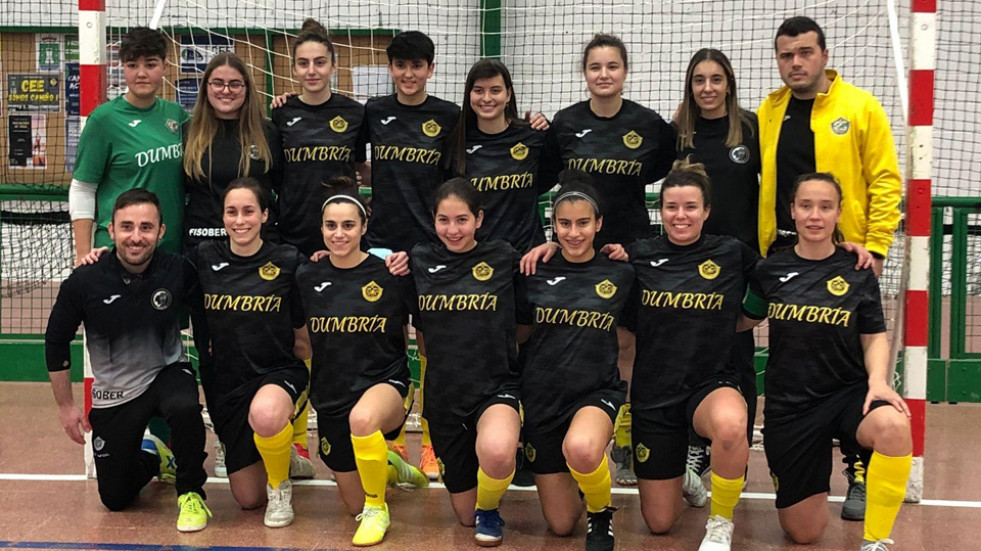 Las jugadoras de A Costa ganan el derbi