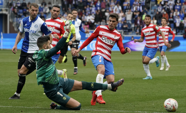 El Granada remonta un partido loco en Vitoria