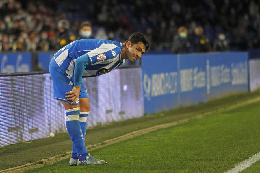 Las bajas se ceban con dos posiciones del Deportivo