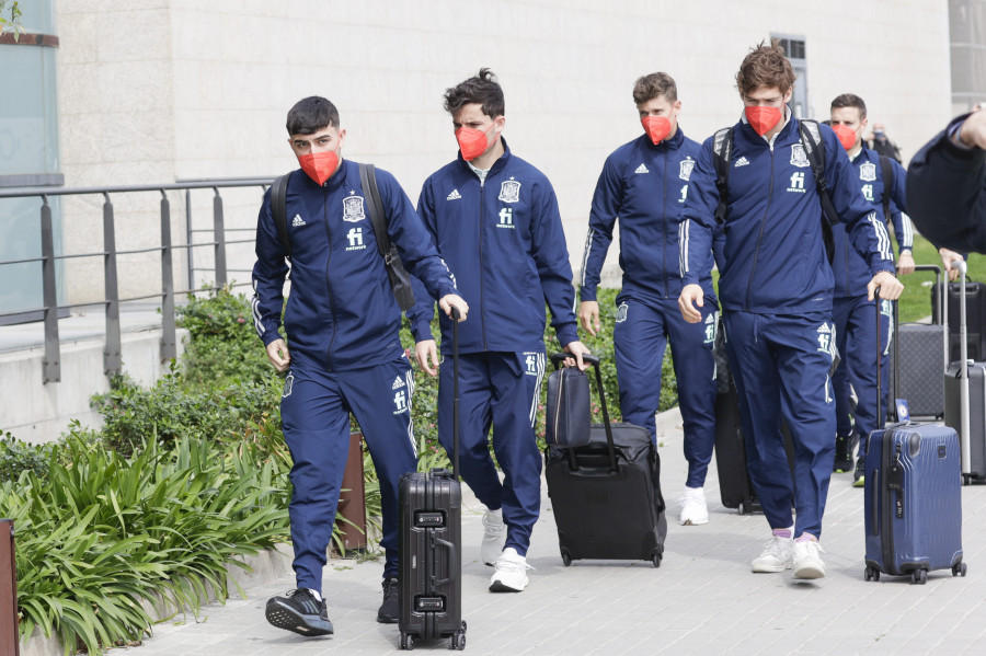La selección aterriza en Cataluña dieciocho años después