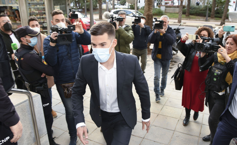La Audiencia cita a Santi Mina para decidir si ingresa en prisión por los abusos sexuales ante aumento de riesgo de fuga