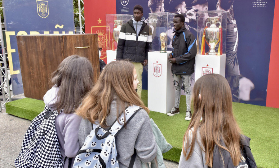 Éxito de la ‘Fan zone’ de la Roja en el centro de A Coruña