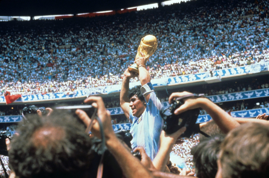 El COTIF rinde homenaje a Maradona con una estatua, camiseta y fotografía