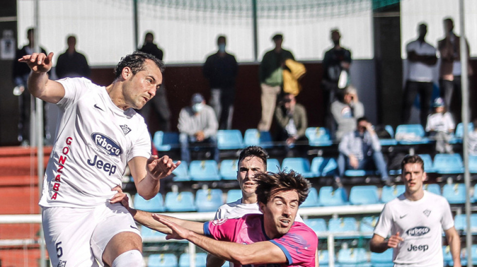 El Silva compite pero cae ante un Ourense en superioridad