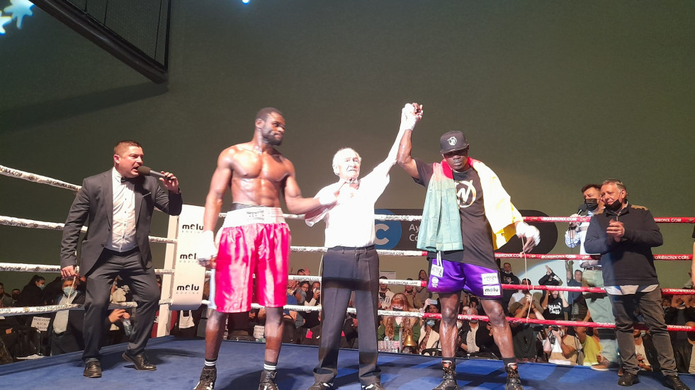 Triunfal debut de Dani Moukoko en la primera velada de boxeo con retransmisión para invidentes