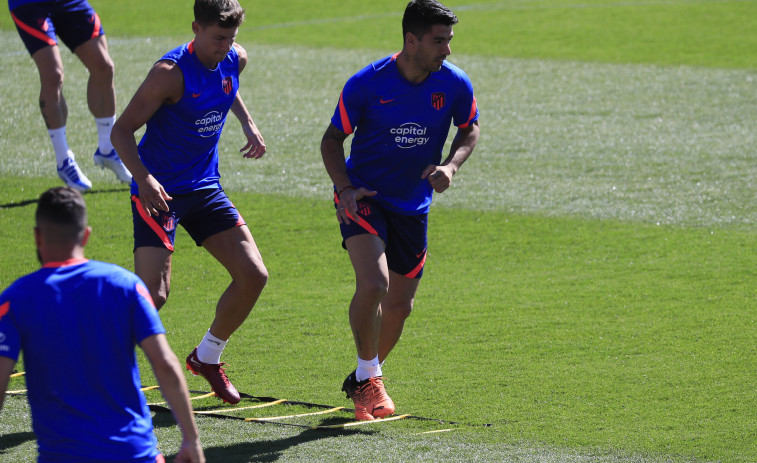 Simeone, aún sin Giménez y Herrera