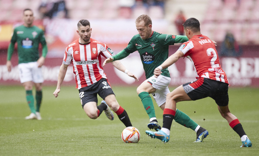 El Racing de Ferrol olvida los baches y vuelve a apretar