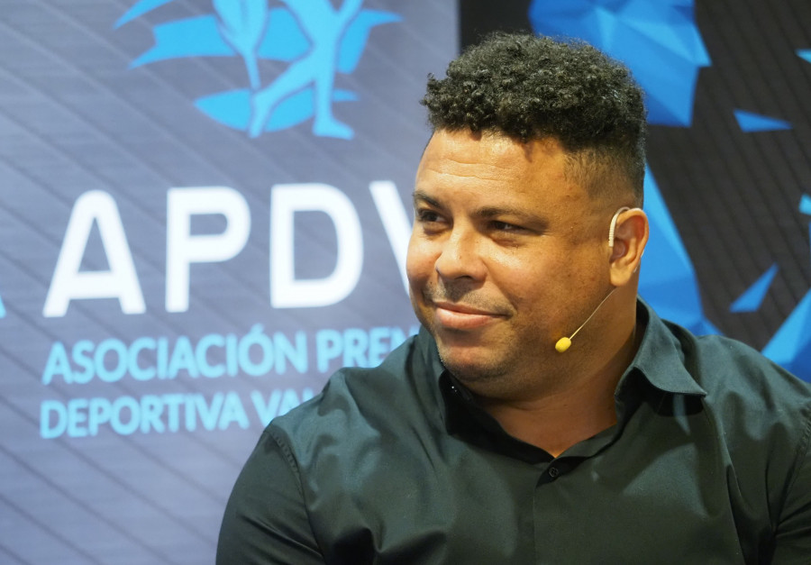 Ronaldo revela que rechazó ofertas por "el doble" de lo que pagó por el Real Valladolid