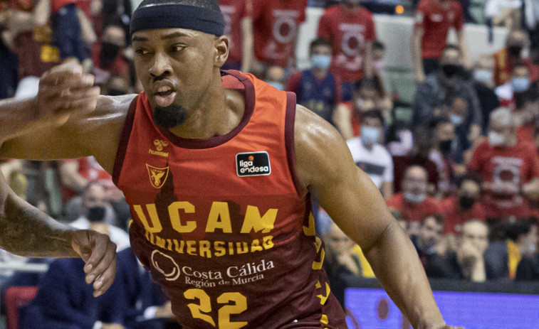 El UCAM Murcia recupera la octava posición despueés de vencer al Obradoiro