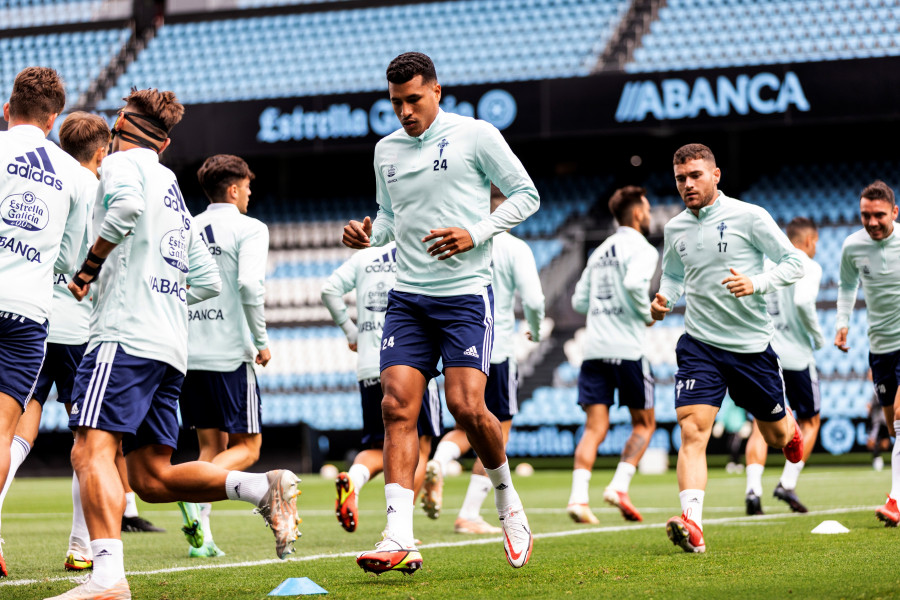 El Celta aparta a Santi Mina de los entrenamientos del primer equipo