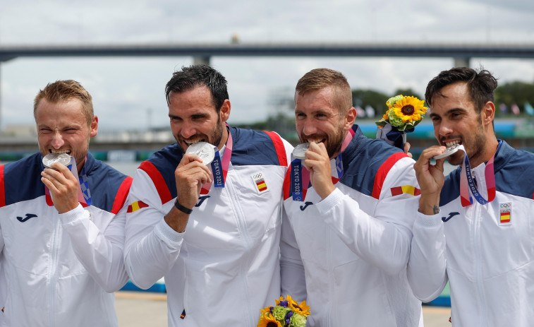 El K4 500 del betanceiro Carlos Arévalo, plata en Tokio, contra Toro y Garrote