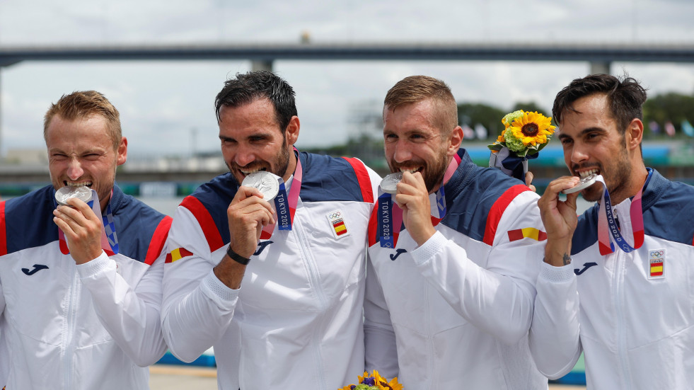 El K4 500 del betanceiro Carlos Arévalo, plata en Tokio, contra Toro y Garrote