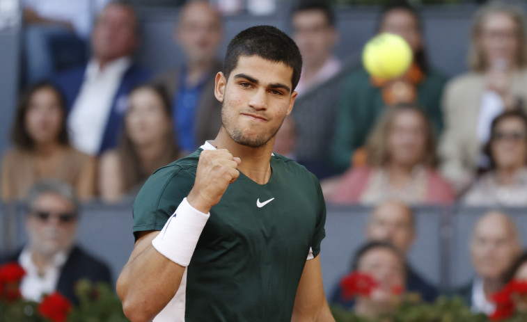 Alcaraz arrolla a Zverev y conquista el Mutua Madrid Open