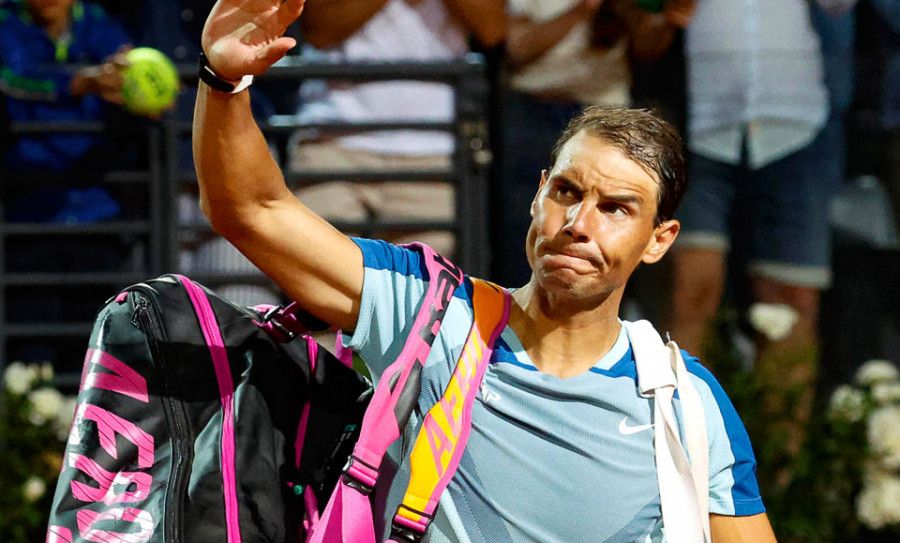 Un Nadal lastrado por el pie cae ante Shapovalov en Roma