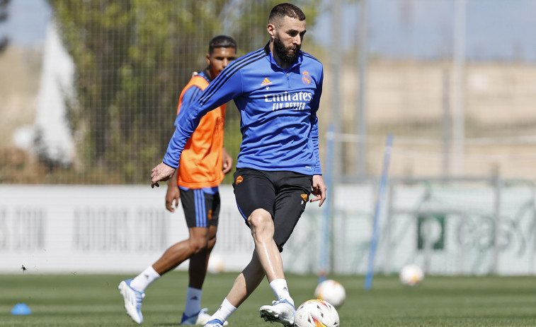 Benzema vuelve a entrenar y Ancelotti perfila su plan