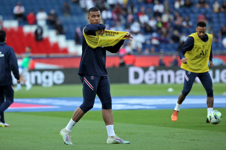 Mbappé cumple su último entrenamiento del curso con su futuro en suspenso